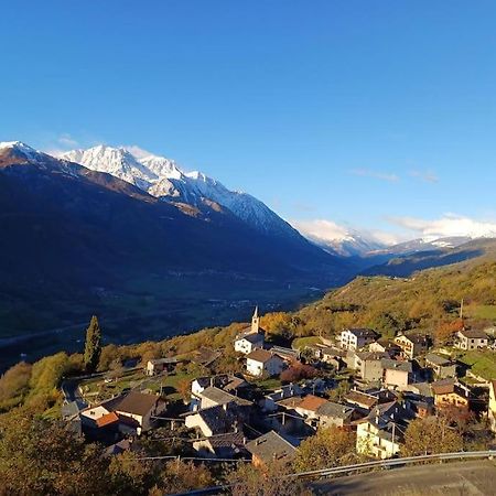 Casa Vacanza Leonardo Apartment Chambave Bagian luar foto