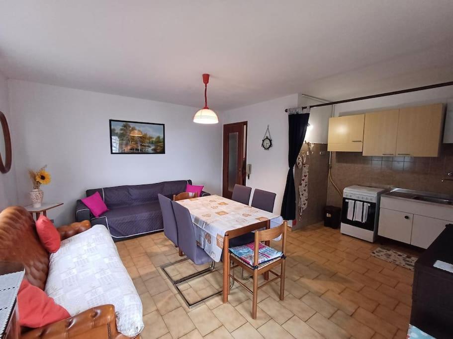 Casa Vacanza Leonardo Apartment Chambave Bagian luar foto