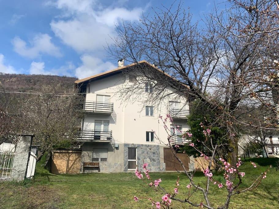 Casa Vacanza Leonardo Apartment Chambave Bagian luar foto